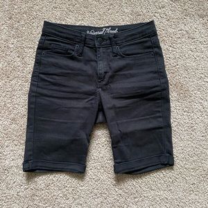 Women’s bermuda shorts